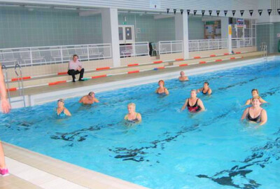 Prostějov: Předvánoční plavání seniorů